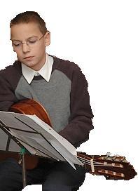 Janek Strouhal s kytarou